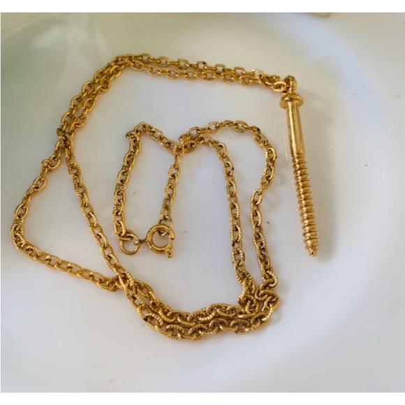 24” Goldtone Necklace w/ 2” Screw Pendant - Picture 3 of 10